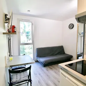 Port Tamaris, Le Troisieme Appartement